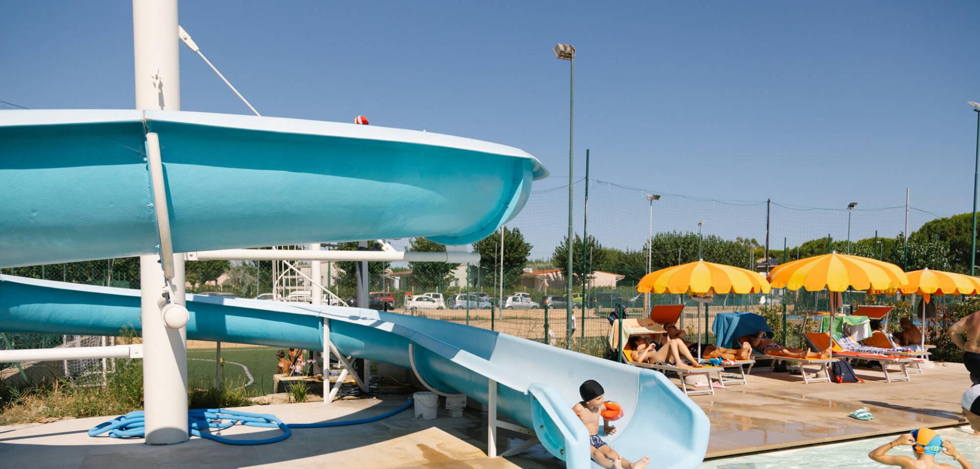 vacanzespinnaker fr camping-avec-piscine-marches 011